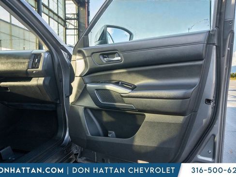 Used 2022 Nissan Pathfinder SL image 24