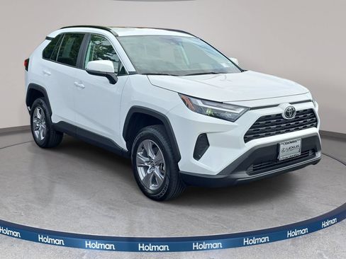 Used 2025 Toyota RAV4 XLE AWD/4WD image 4