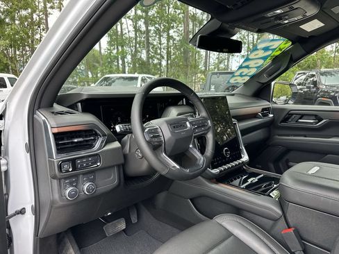 Certified 2025 GMC Yukon XL Denali AWD/4WD image 10