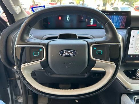 Used 2025 Ford Expedition Max Platinum w/ Driver's Package AWD/4WD image 27