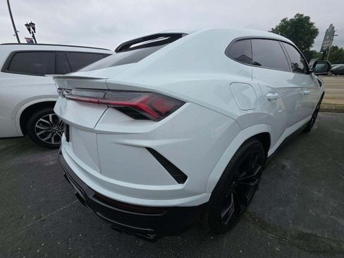 Used 2022 Lamborghini Urus AWD/4WD image 3