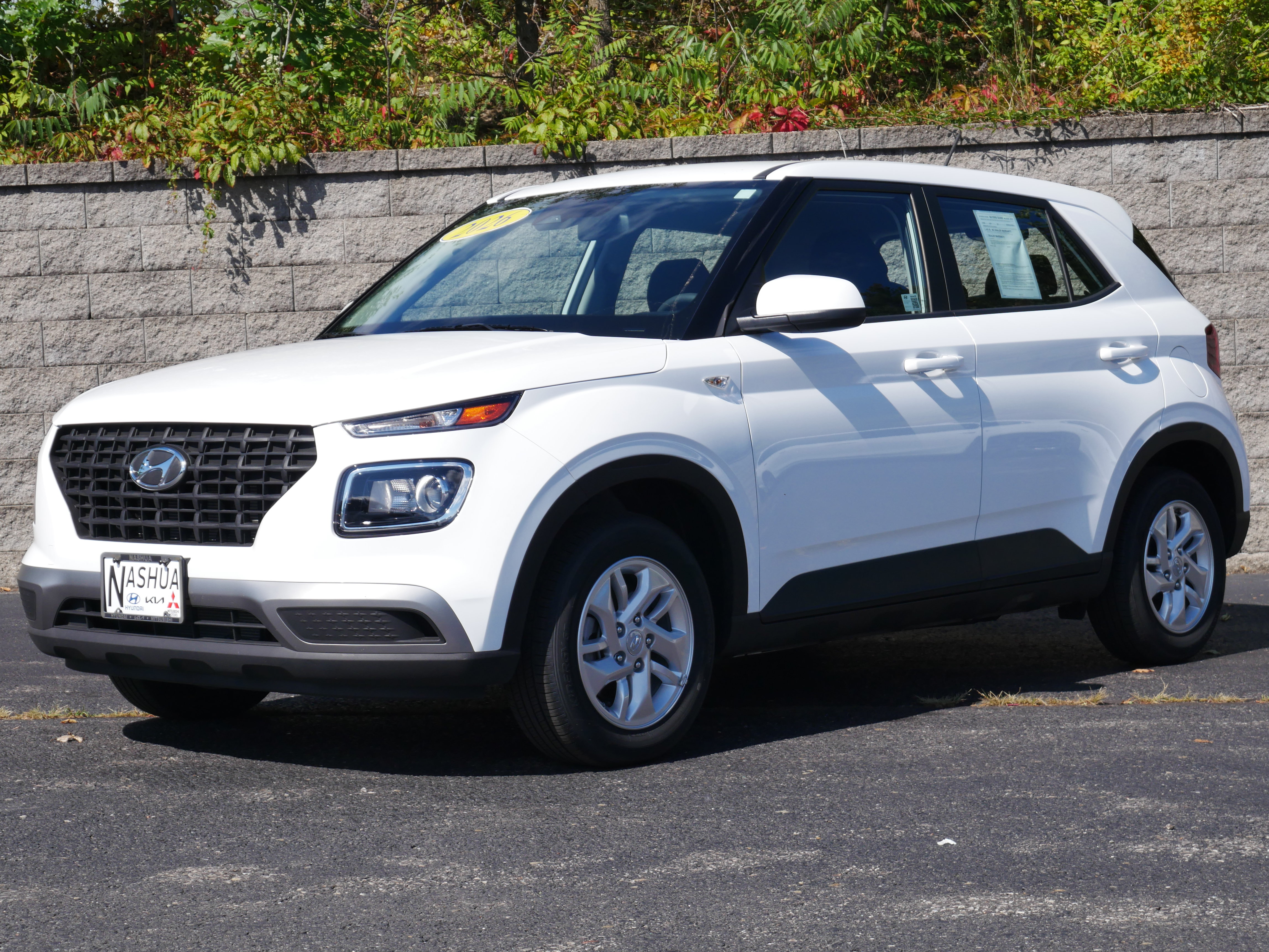 Used 2026 Hyundai Venue SE FWD image 1