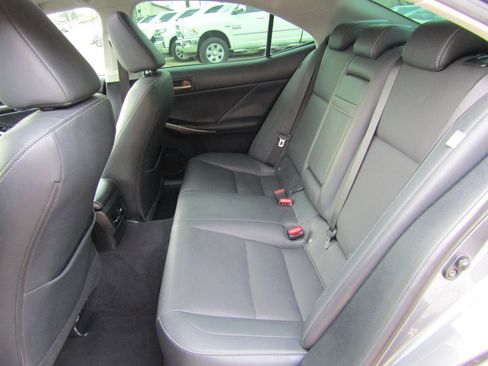 Used 2017 Lexus IS 200t image 10