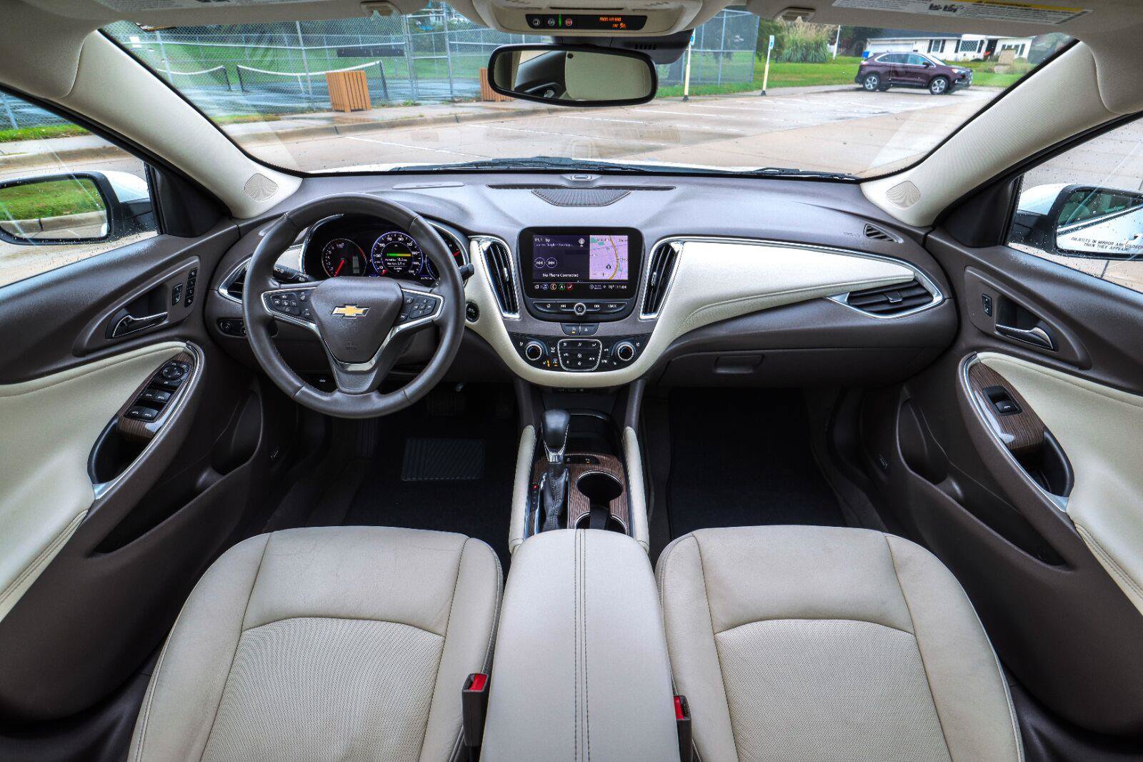Used 2024 Chevrolet Malibu LT FWD image 2