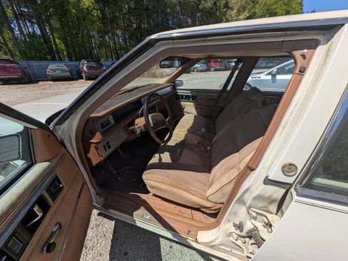 Used 1988 Buick Le Sabre Custom FWD image 21