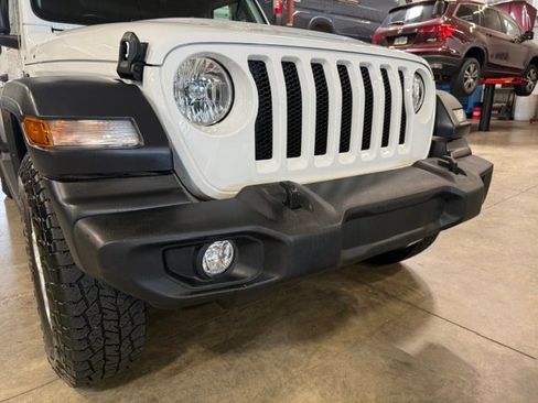 Used 2023 Jeep Wrangler Unlimited Sport AWD/4WD image 2
