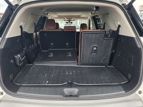 Used 2024 Nissan Pathfinder Platinum w/ Cargo Package image 36