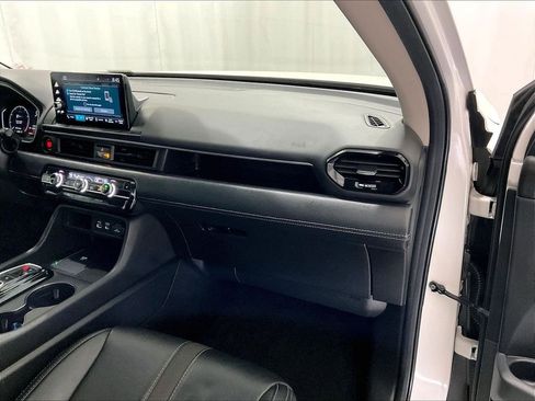 Used 2025 Honda Pilot EX-L image 13