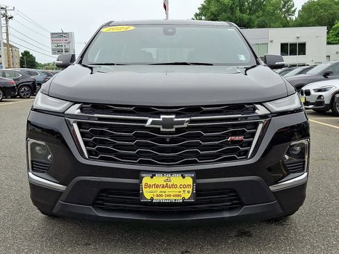 Used 2024 Chevrolet Traverse RS AWD/4WD image 2