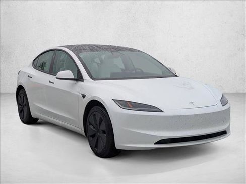 Used 2025 Tesla Model 3 Long Range image 3