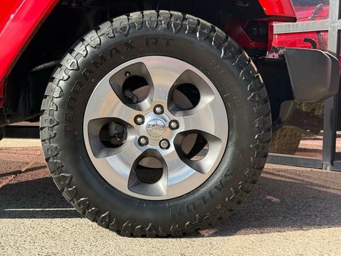 Used 2018 Jeep Wrangler Unlimited Sahara w/ Connectivity Group AWD/4WD image 51