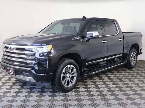 Used 2022 Chevrolet Silverado 1500 High Country w/ Technology Package AWD/4WD image 12