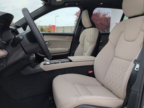 New 2026 Volvo XC90 T8 Plus w/ Protection Package Premier image 13