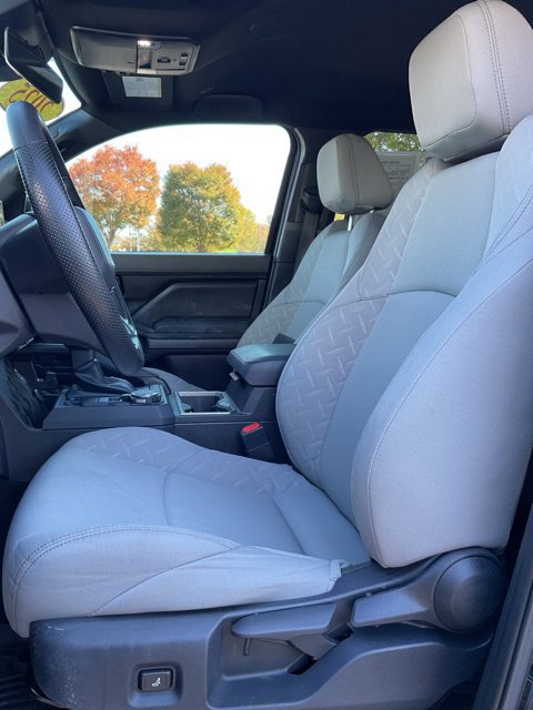 Used 2025 Toyota Tacoma SR5 AWD/4WD image 15