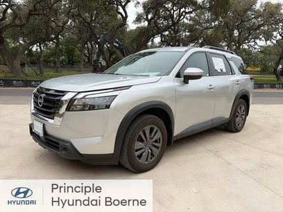 Used 2024 Nissan Pathfinder SV