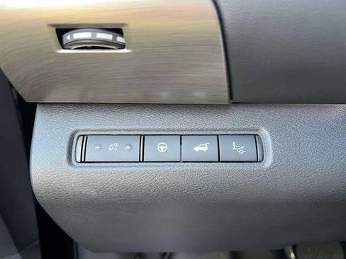 Used 2025 Nissan Pathfinder Platinum w/ Cargo Package AWD/4WD image 21