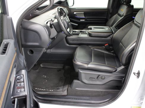 Used 2025 Ford Expedition Tremor AWD/4WD image 14