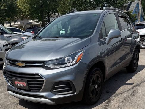 Used 2019 Chevrolet Trax LT w/ LT Convenience Package AWD/4WD image 3