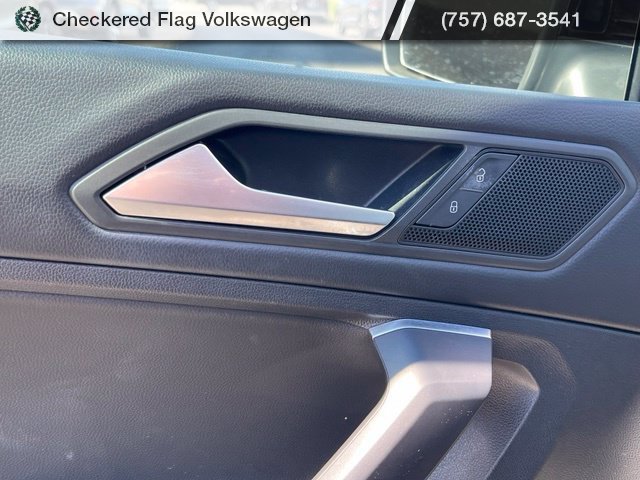 Used 2021 Volkswagen Tiguan SE w/ Panoramic Sunroof Package AWD/4WD image 15