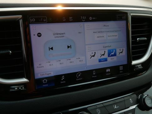 Used 2022 Chrysler Pacifica Touring-L FWD image 34