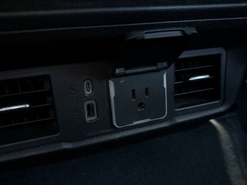 Used 2022 GMC Sierra 1500 Elevation image 24