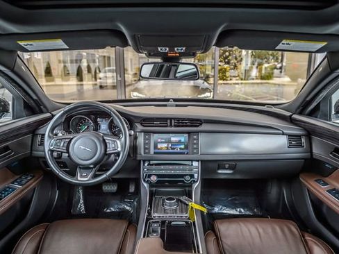 Used 2018 Jaguar XF S image 3