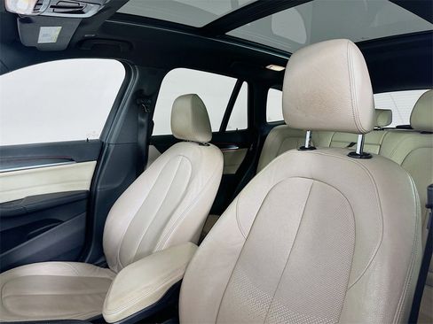 Used 2017 BMW X1 sDrive28i image 8