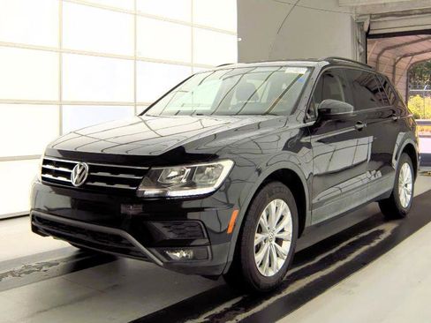 Used 2018 Volkswagen Tiguan S w/ Front Fog Lights Package FWD image 5