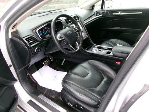 Used 2017 Ford Fusion Titanium FWD image 12