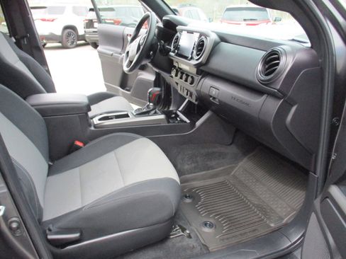 Used 2023 Toyota Tacoma TRD Sport w/ Advanced Technology Package AWD/4WD image 16