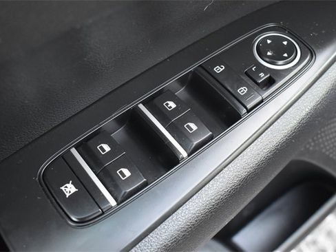 Certified 2022 Kia Forte LXS image 17