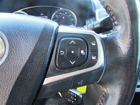 Used 2015 Toyota Camry SE FWD image 15