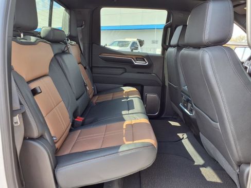 Certified 2024 Chevrolet Silverado 1500 High Country w/ Z71 Off-Road Package image 38