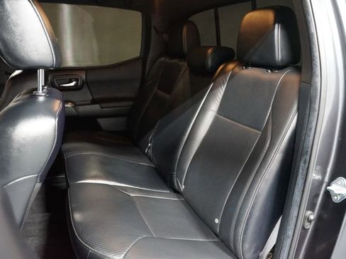 Certified 2022 Toyota Tacoma TRD Sport image 30