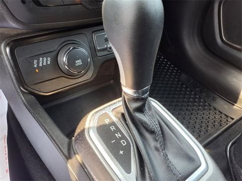 Used 2022 Jeep Renegade Latitude w/ Convenience Group image 18