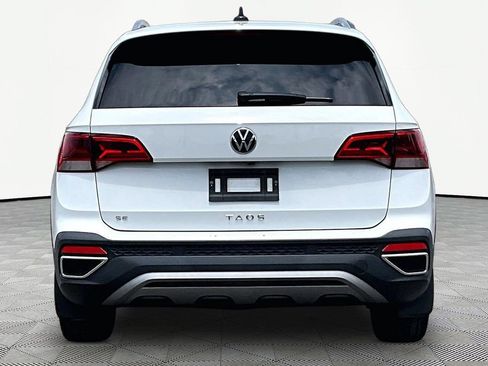 Used 2022 Volkswagen Taos SE w/ IQ.Drive SE Package FWD image 4