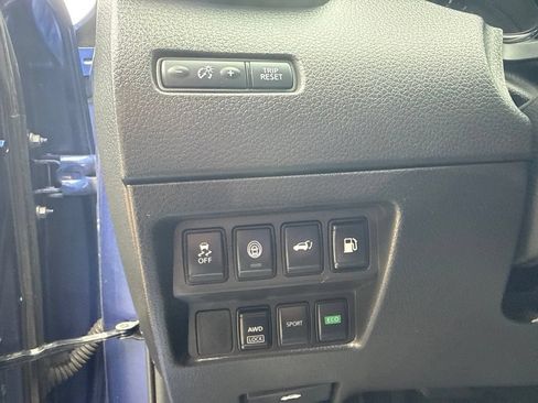 Used 2020 Nissan Rogue SV AWD/4WD image 26
