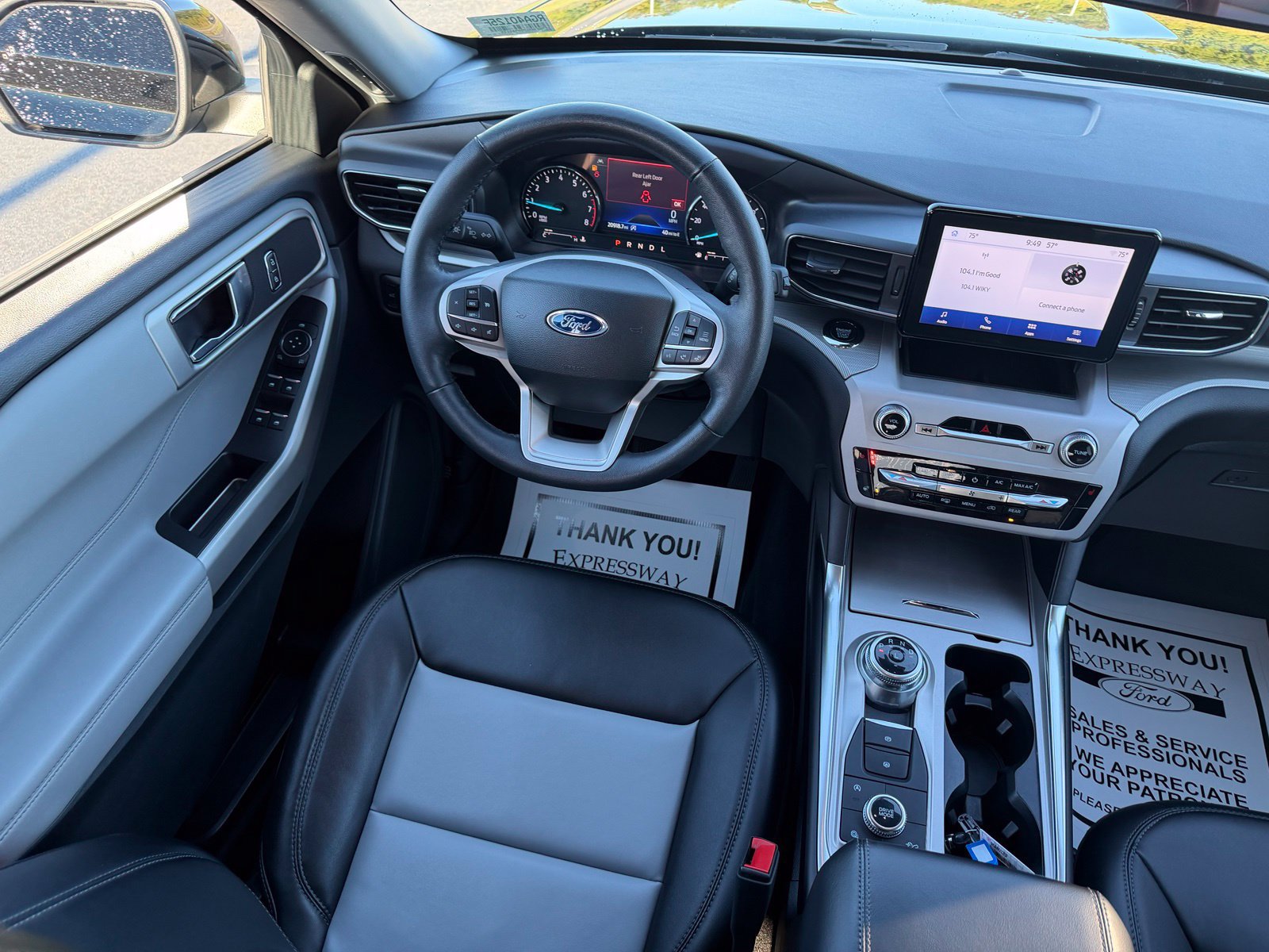 Used 2024 Ford Explorer XLT w/ Equipment Group 202A AWD/4WD image 16