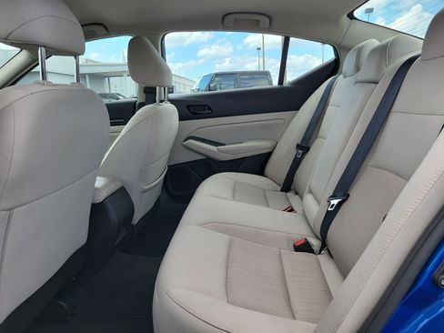 Used 2025 Nissan Altima 2.5 SV FWD image 16