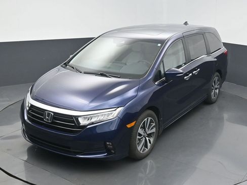 Certified 2024 Honda Odyssey Touring image 9