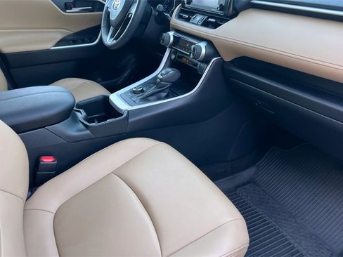 Certified 2022 Toyota RAV4 XLE Premium image 18