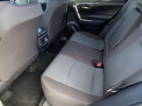 Certified 2025 Toyota RAV4 XLE w/ Convenience Package FWD image 22