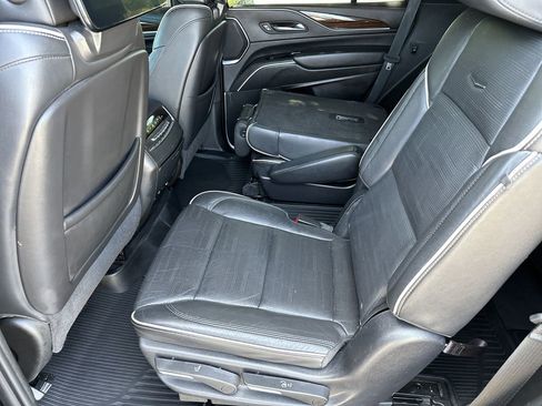 Used 2021 Cadillac Escalade Premium Luxury RWD image 26