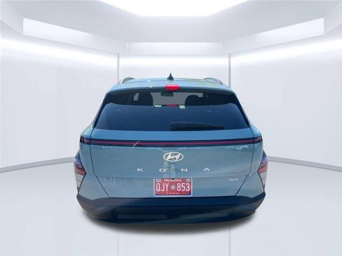 Used 2025 Hyundai Kona SEL AWD/4WD image 4