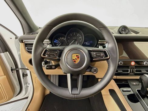 Certified 2026 Porsche Macan AWD/4WD image 12