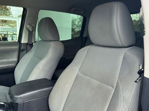 Used 2017 Toyota Tacoma SR5 image 23