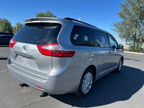Used 2017 Toyota Sienna Limited Premium AWD/4WD image 6