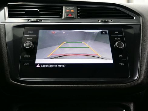 Used 2023 Volkswagen Tiguan SE R-Line FWD image 23