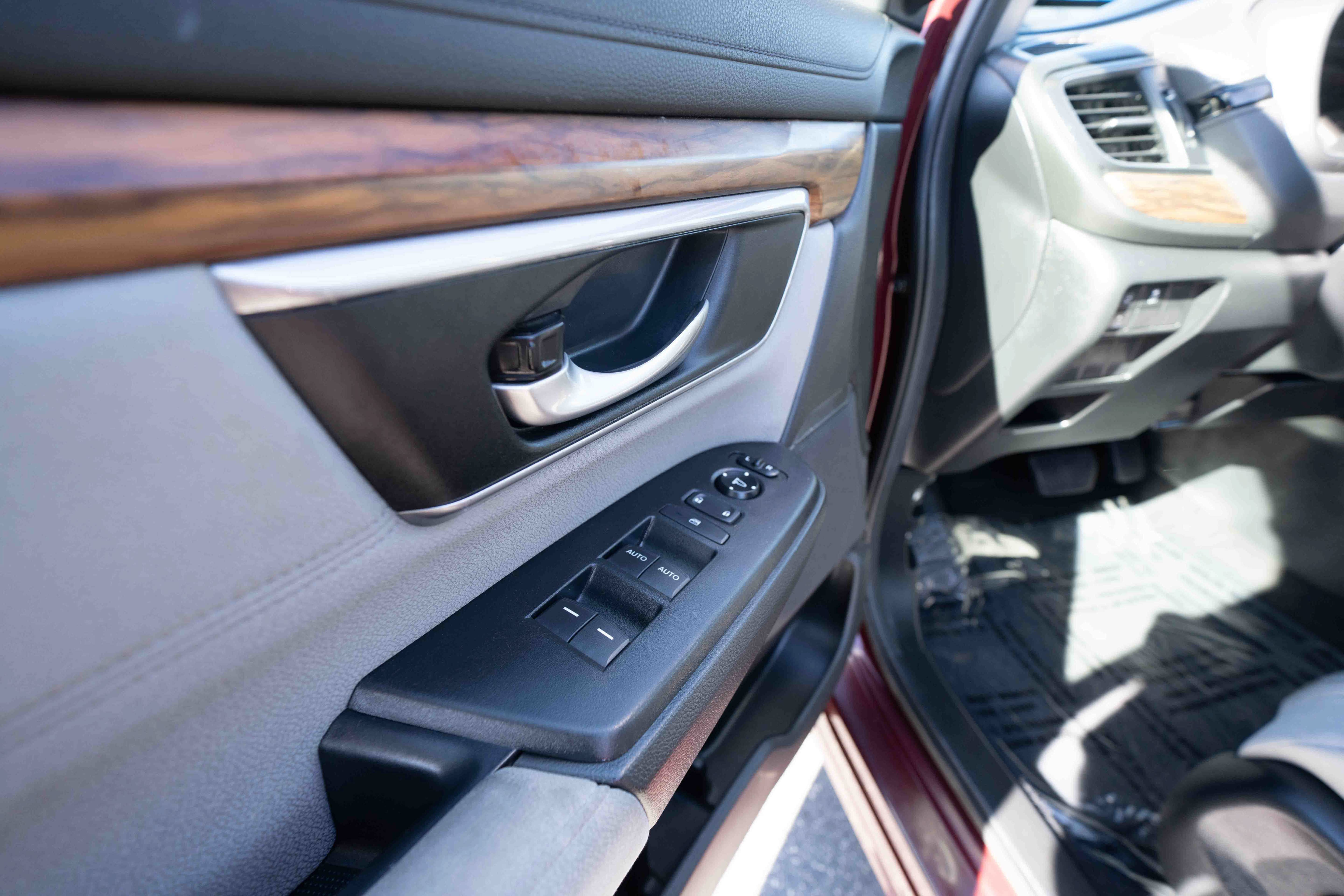 Used 2017 Honda CR-V EX image 7