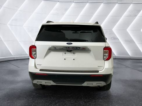 Used 2020 Ford Explorer XLT w/ Equipment Group 202A image 5